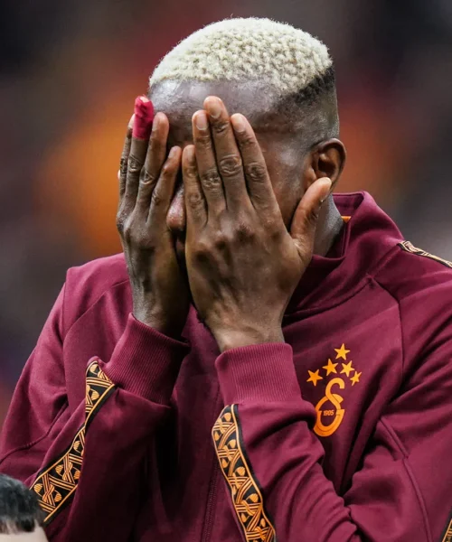 L’obiettivo del Bayern scoppia a piangere prima della partita, immagini