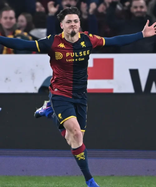 Il Genoa sgambetta Gian Piero Gasperini: 2-1 a Marassi, Roma quarta con il Como