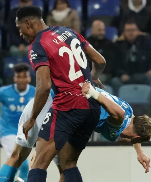 Bufera contro Yerry Mina, Rasmus Hojlund è una furia sui social