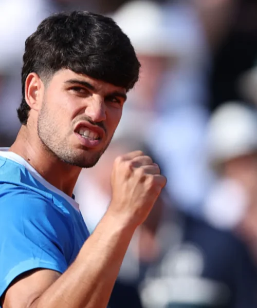 Carlos Alcaraz va in finale e lancia il guanto di sfida a Jannik Sinner
