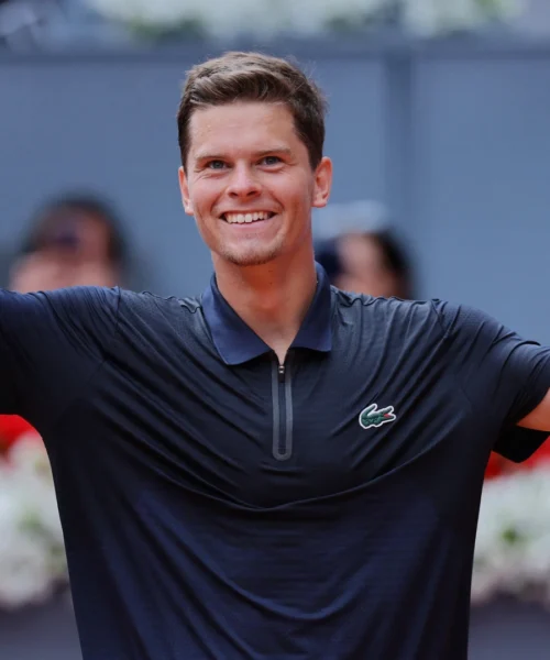 Alexander Blockx, chi è il tennista che sta sorprendendo tutti e sogna la sfida con Jannik Sinner