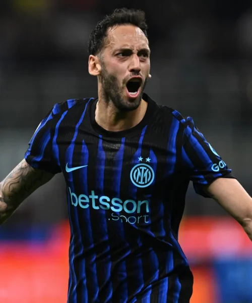 Mercato Inter: Calhanoglu va al Galatasaray, i nerazzurri individuano il sostituto