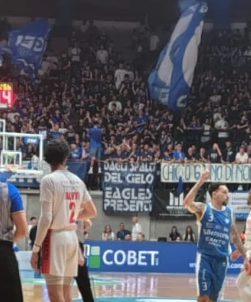 Cantù azzanna la salvezza: Varese ko in volata