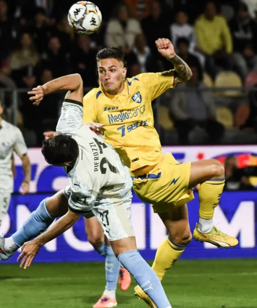 Botta e risposta nel finale tra Frosinone e Palermo
