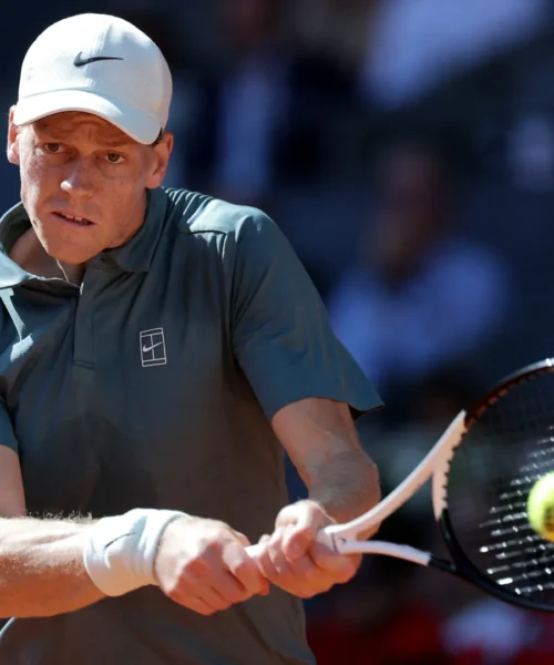 Jannik Sinner rivela un’inattesa difficoltà contro Elmer Moller