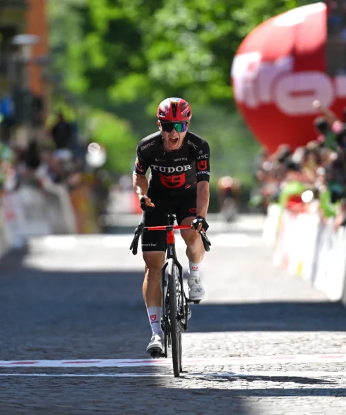 Tour of the Alps: Lennart Jasch vince a Trento, Giulio Pellizzari resta leader ma il vantaggio è minimo