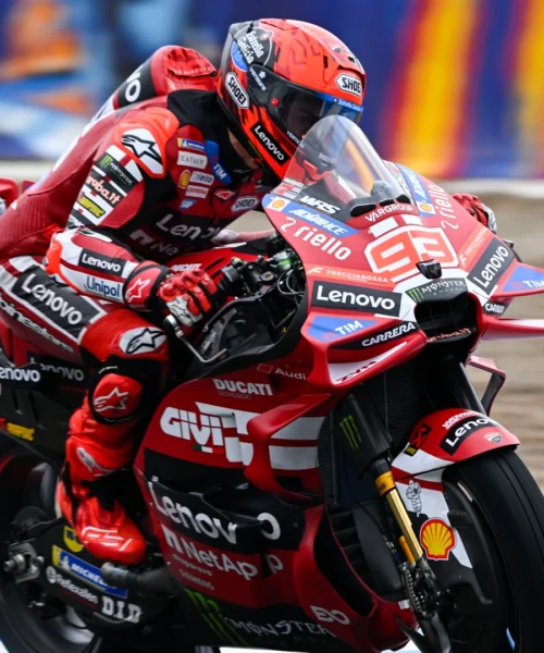 Ducati a due facce: Marc Marquez torna a volare, Pecco Bagnaia affonda