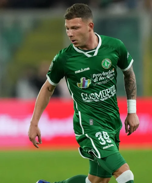 L’Avellino emerge alla distanza e ora sogna i playoff: Bari sempre più nei guai