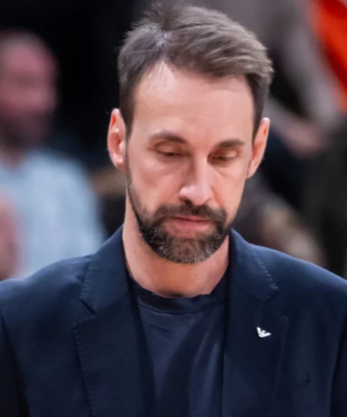 Eurolega, Olimpia ko e Peppe Poeta amarissimo: “Chiedo scusa”