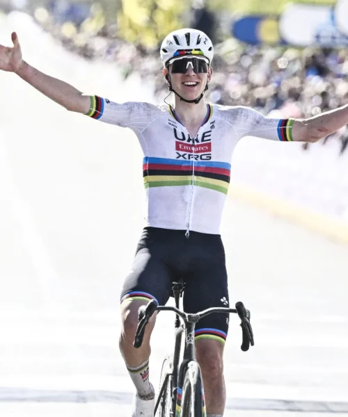 Chi lo ferma più? Tadej Pogacar conquista il suo terzo Giro delle Fiandre