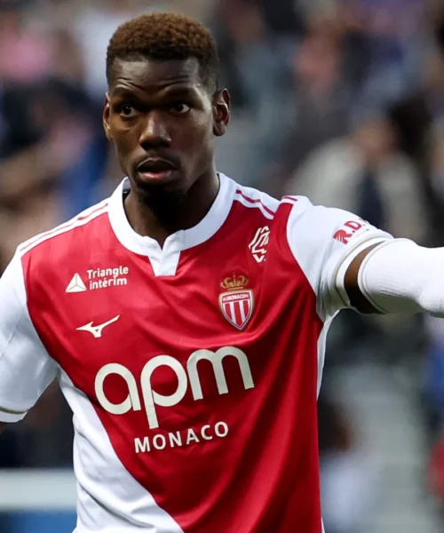 Paul Pogba riappare e lo stadio impazzisce