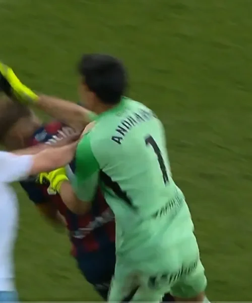 Andrada dà di matto: quante giornate rischia dopo il pugno da ko. E il club rescinde il contratto