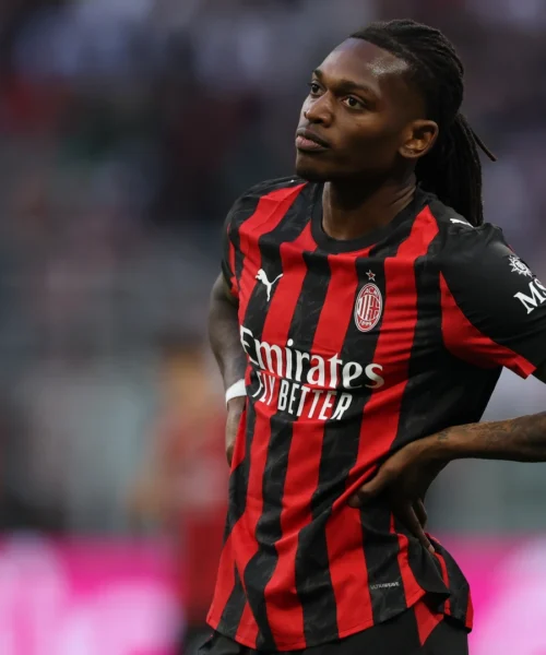 Rafael Leao a un bivio: la Premier chiama, il Milan riflette