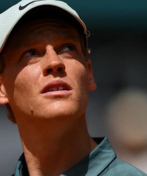 Gli spagnoli pungono: “Jannik Sinner trova un alleato a sorpresa”