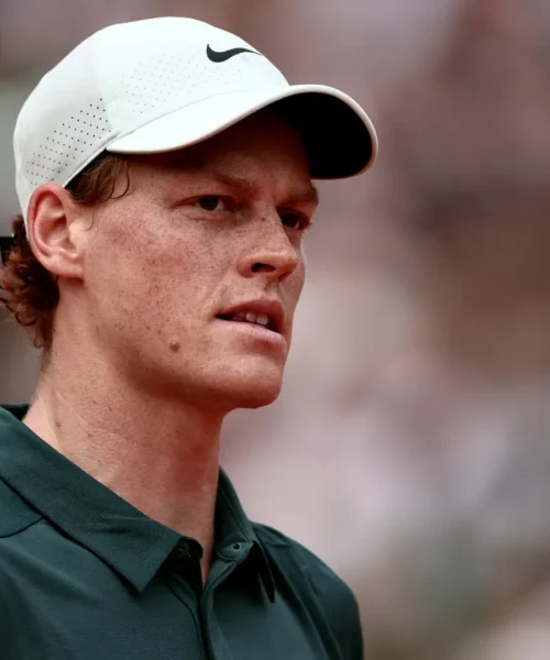 Jannik Sinner spedisce un messaggio a Carlos Alcaraz