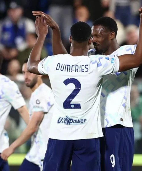 Thuram e Dumfries ribaltano il Como, l’Inter vola a +9 sul Napoli