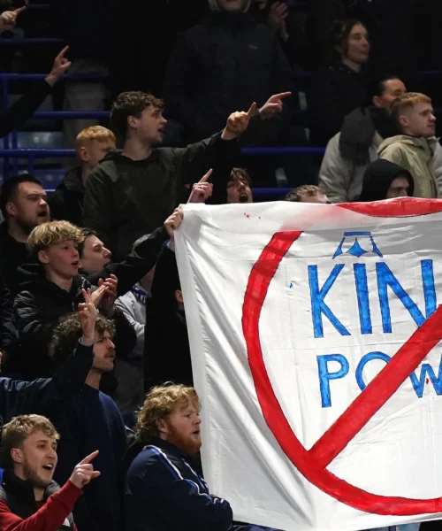 Fine della favola, il Leicester retrocede in League One: i tifosi non ci credono