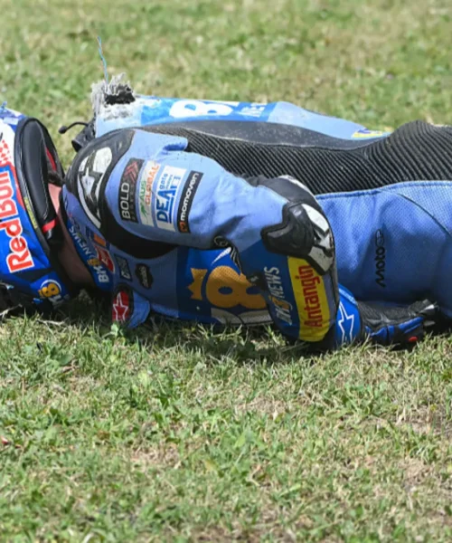 Alex Marquez trasportato in ospedale, spaventoso incidente