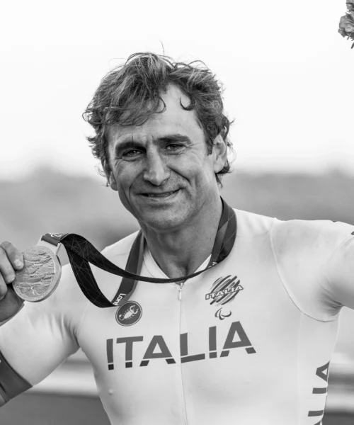 Anche il calcio italiano rende onore alla memoria di Alex Zanardi