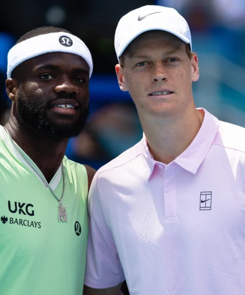 Frances Tiafoe va controcorrente su Jannik Sinner e accende la discussione