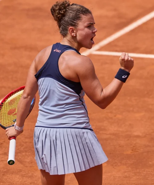Jasmine Paolini reagisce e fa valere la legge del più forte. Ok anche Bellucci, out Cinà