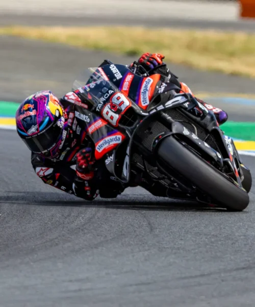MotoGP Gp Francia: Martin batte Bezzecchi, tripletta Aprilia. Incubo Ducati, Bagnaia ko