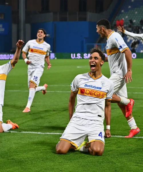 Il Cagliari è salvo, il Lecce risorpassa la Cremonese al 96′