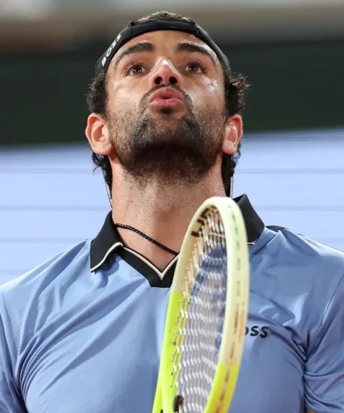 Matteo Berrettini vendica Jannik Sinner e Luciano Darderi a Parigi