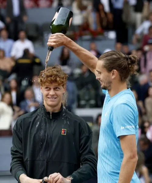 Jannik Sinner giustifica Zverev e fa una promessa agli spagnoli