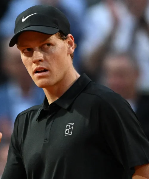 Roma, Jannik Sinner avanza d’autorità al terzo turno