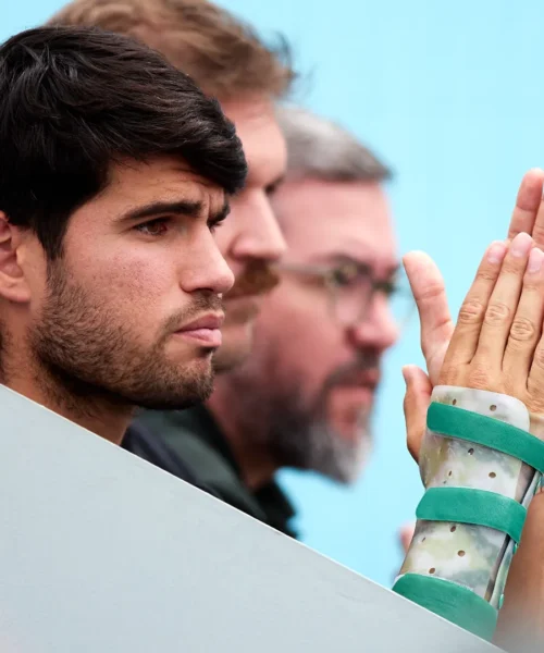Novità per Carlos Alcaraz: il rivale di Jannik Sinner stabilisce il suo rientro
