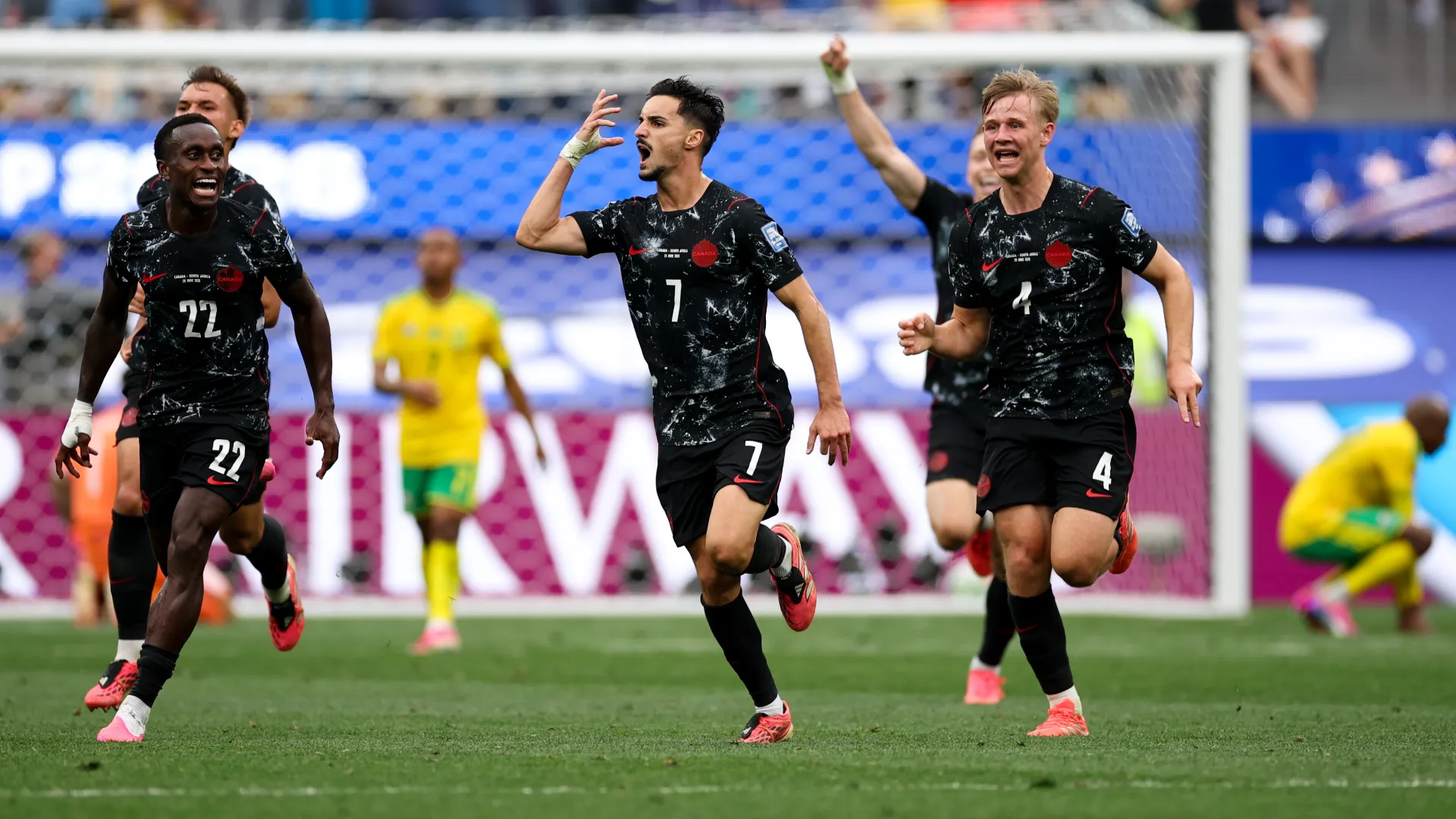 Mondiali 2026, Eustaquio regala gli ottavi al Canada al 92′