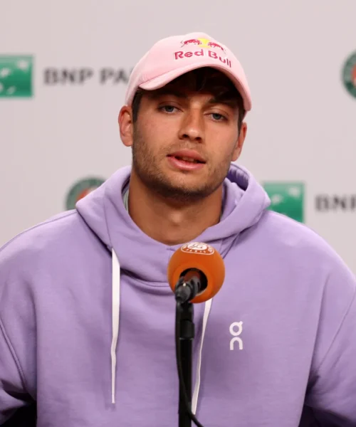 Flavio Cobolli a un passo dalla gloria: pensiero ad Arnaldi e messaggio ad Alexander Zverev