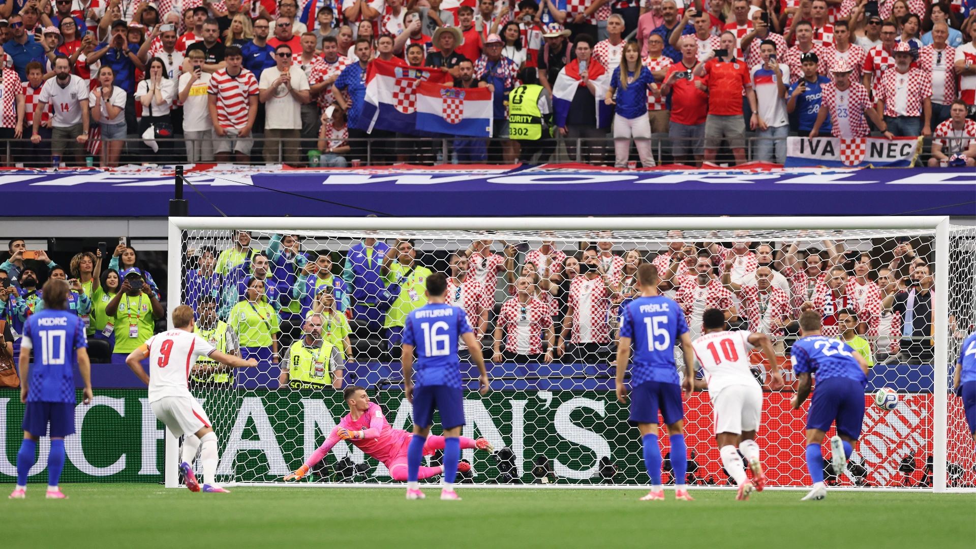 Mondiali 2026, Inghilterra-Croazia: perché l’arbitro ha fatto ripetere il rigore di Harry Kane