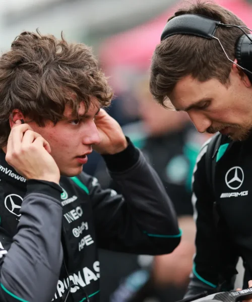 Kimi Antonelli replica a George Russell: “Non ha senso”
