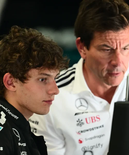 Kimi Antonelli ritirato, Toto Wolff è una furia