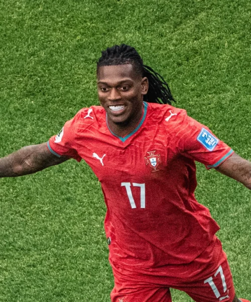 Mercato Milan: Rafael Leao cambia tono dopo aver annunciato l’addio