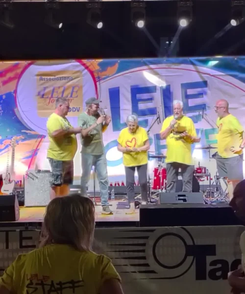 “Lele Forever – 25 anni insieme” più forte del caldo: organizzazione impeccabile e pienone al via