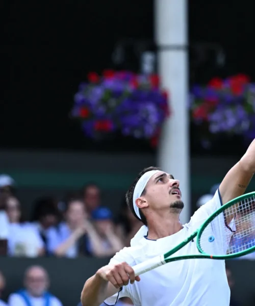 Wimbledon 2026, Lorenzo Sonego sorride al tie-break: battuto Etcheverry