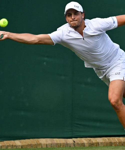Wimbledon, è già tempo di sorprese: fra i Top 20 fuori al primo turno c’è anche Luciano Darderi