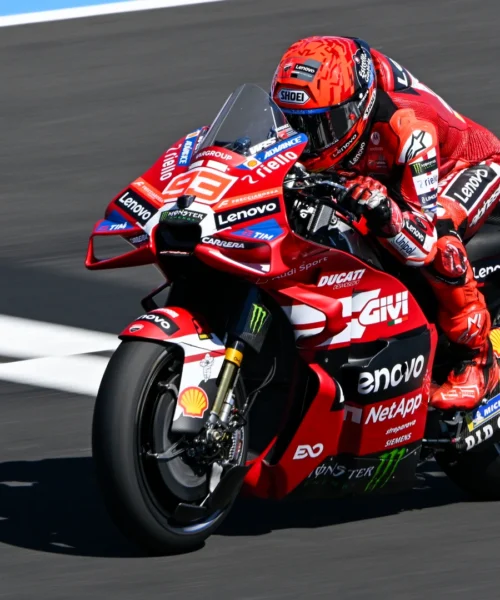 MotoGp, Marc Marquez riporta la Ducati in pole position. Seconda fila tutta italiana