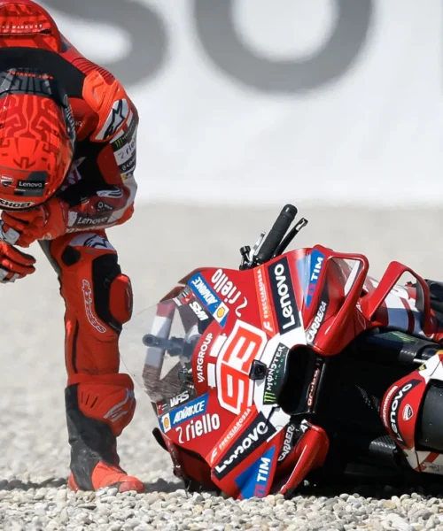 Marc e Alex Marquez caduti ad Assen: le reazioni sono opposte