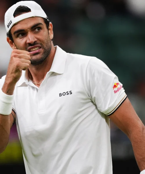 Wimbledon, Matteo Berrettini vince con cuore e grinta: Stan Wawrinka chiude in lacrime