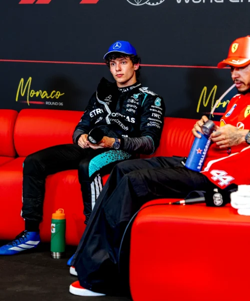 Kimi Antonelli, il gesto in conferenza stampa diventa virale