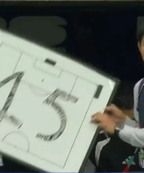 Mondiali 2026: stupiscono i messaggi in codice del ct del Giappone