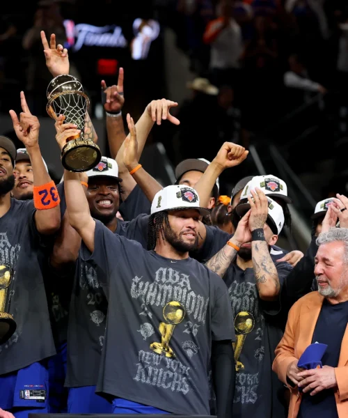 Finals NBA: New York vince gara 5 e fa la storia: dopo 53 anni ecco l’anello