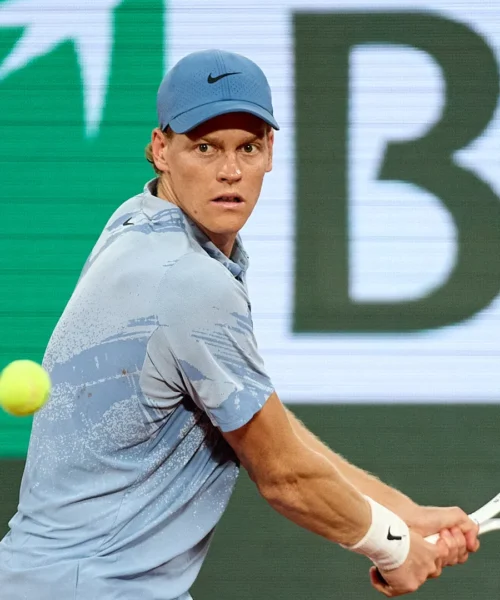 Giorgio Armani Tennis Classic: dopo 27 giorni di stop, torna in campo Jannik Sinner