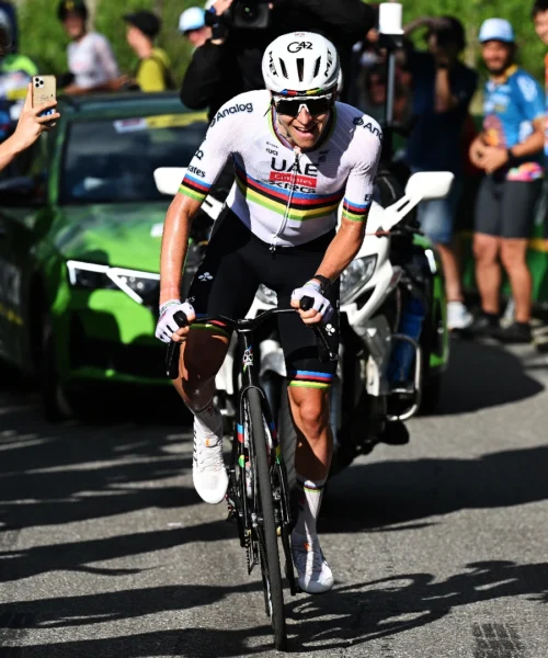 Tadej Pogacar sbigottisce tutti a pochi giorni dal Tour de France
