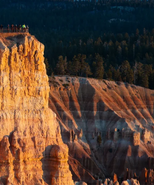 Due base jumper morti durante un tragico incidente nello Utah