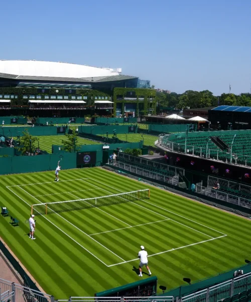 Allarme caldo a Wimbledon: partite tutte sospese per guasti elettrici